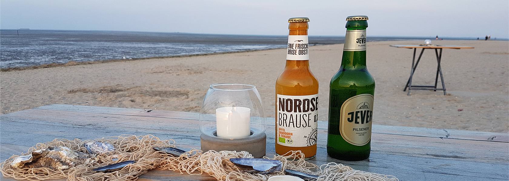 Bierflaschen am Strand, © Die Nordsee GmbH, Carolin Wulke